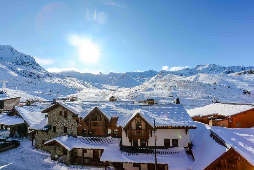 val thorens immobilier location d'appartement rénovés vue plein sud